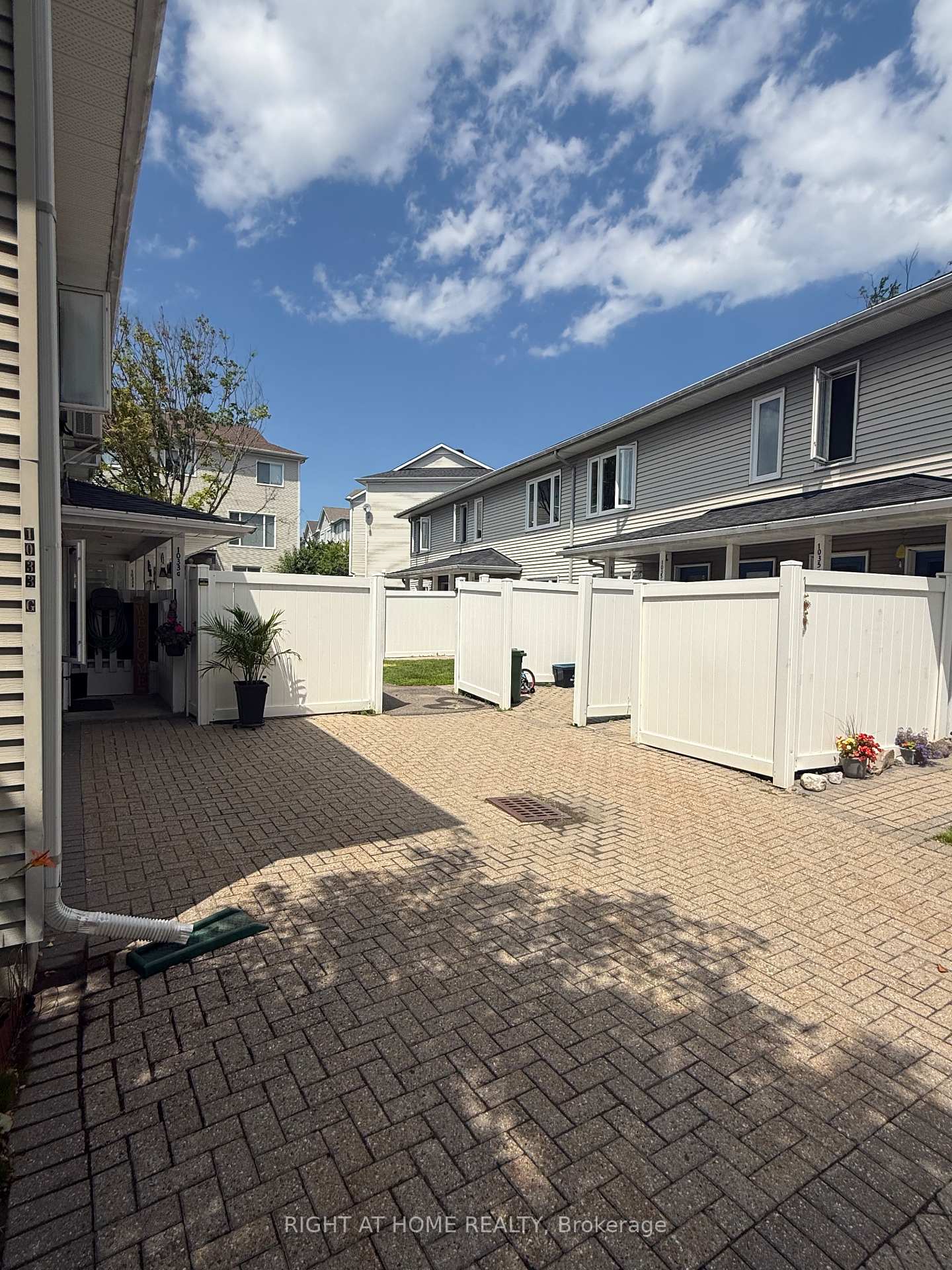 Photo 10 of Unit B, 1035 Cummings Avenue, Ottawa, Cyrville — HOMEH