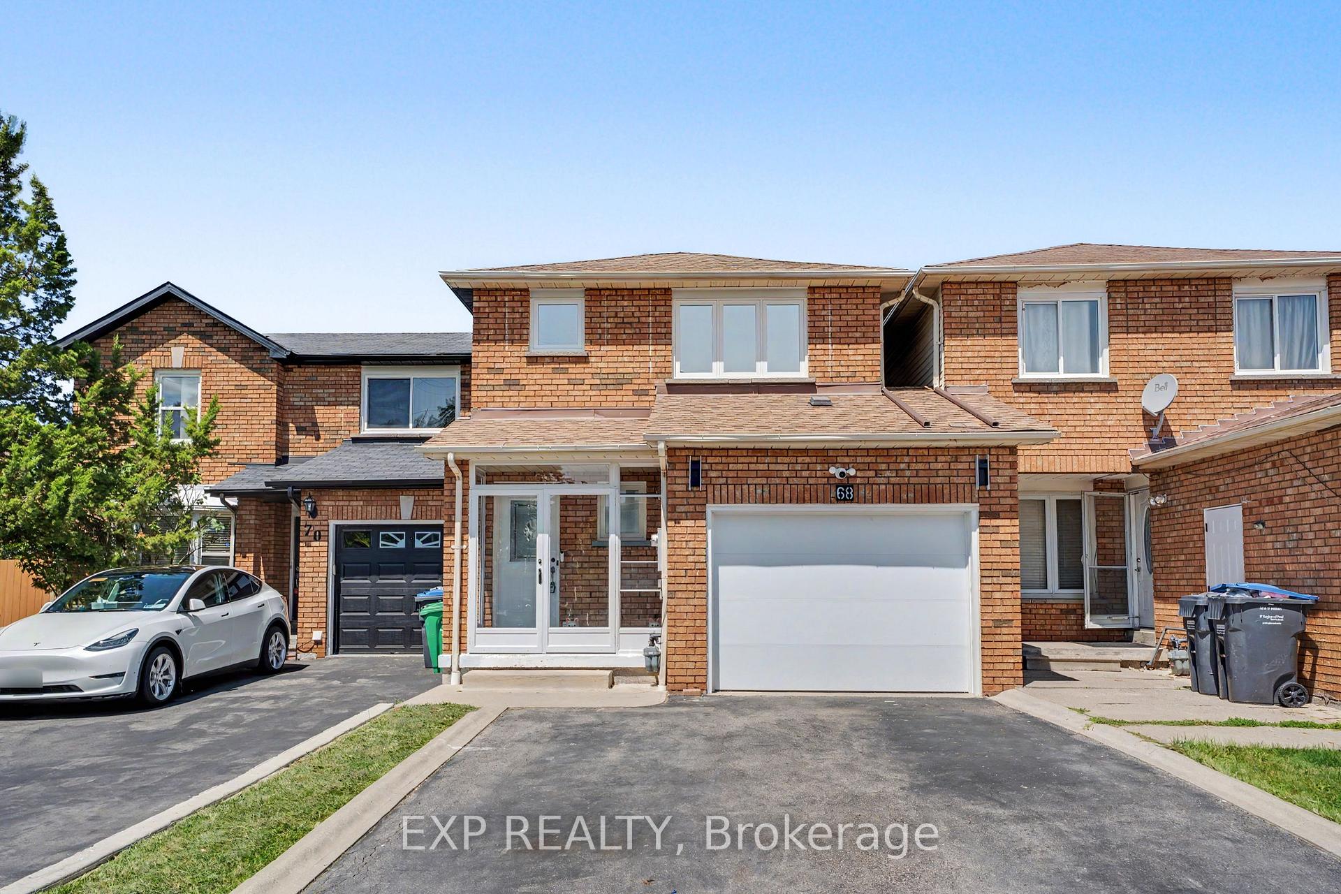 Photo 3 of 68 Tulip Drive, Brampton, Fletcher's Creek South — HOMEH