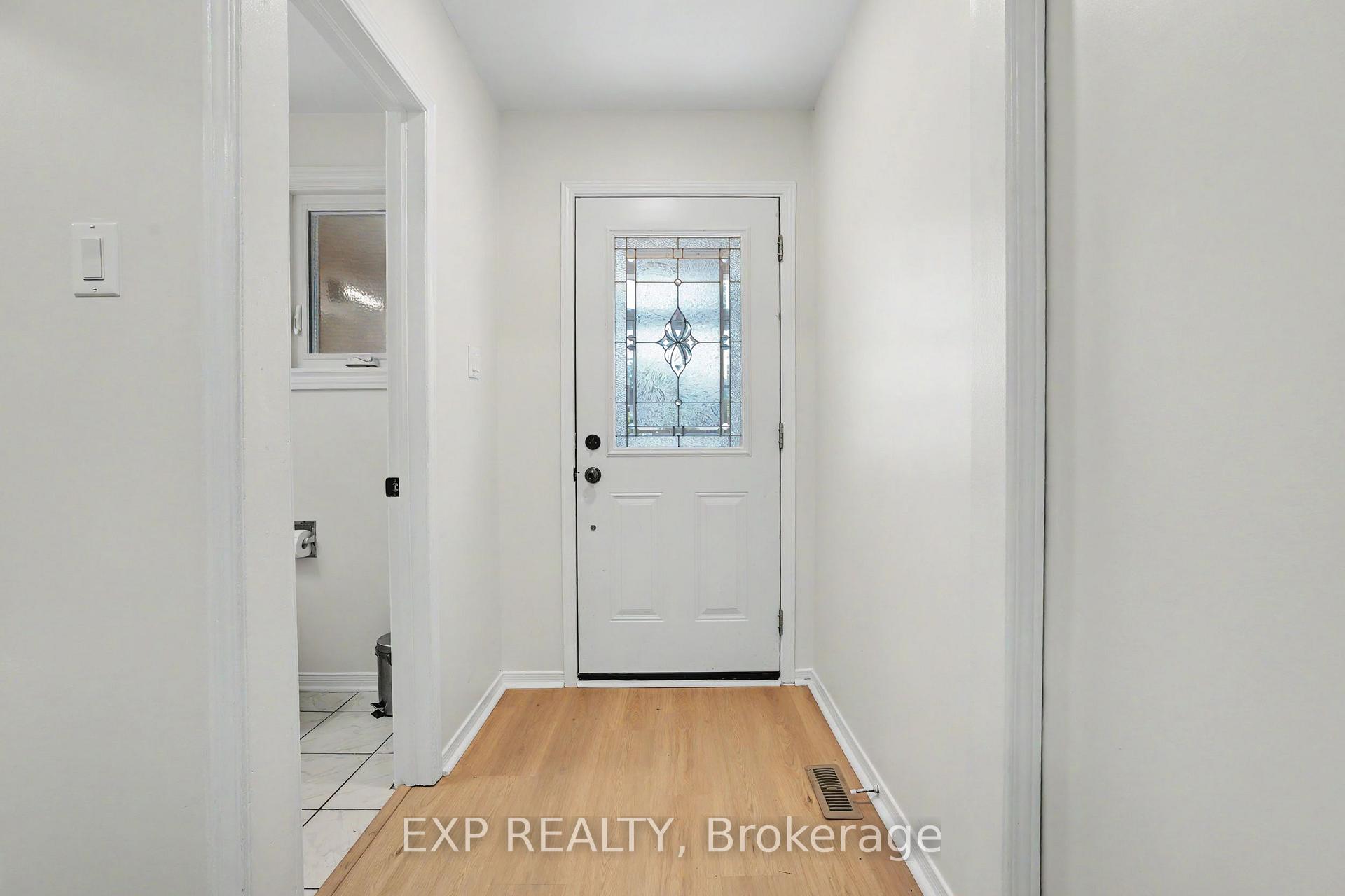 Photo 5 of 68 Tulip Drive, Brampton, Fletcher's Creek South — HOMEH