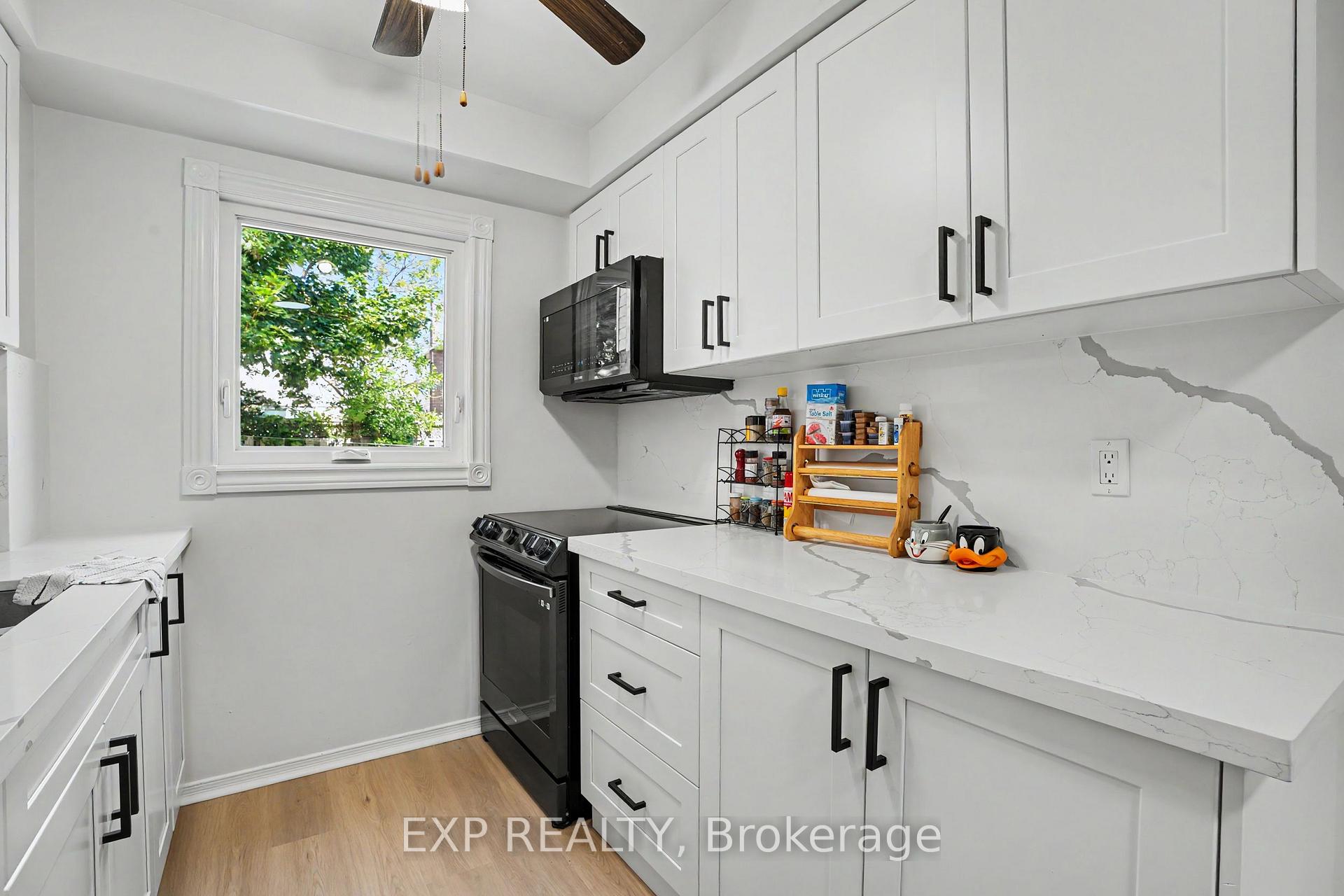 Photo 12 of 68 Tulip Drive, Brampton, Fletcher's Creek South — HOMEH