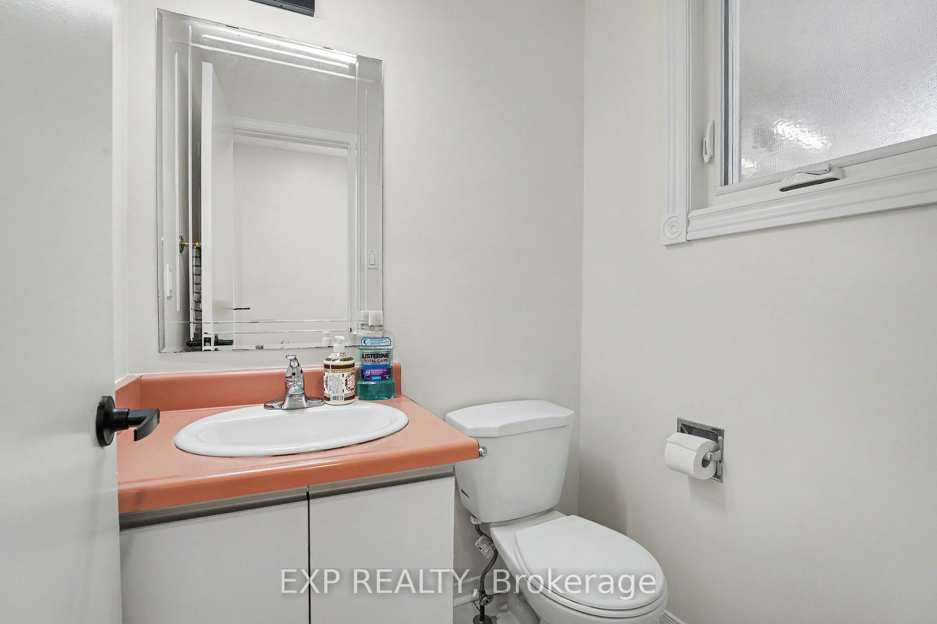 Photo 14 of 68 Tulip Drive, Brampton, Fletcher's Creek South — HOMEH