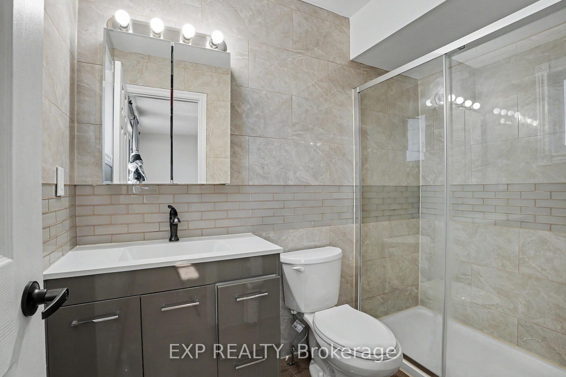 Photo 19 of 68 Tulip Drive, Brampton, Fletcher's Creek South — HOMEH