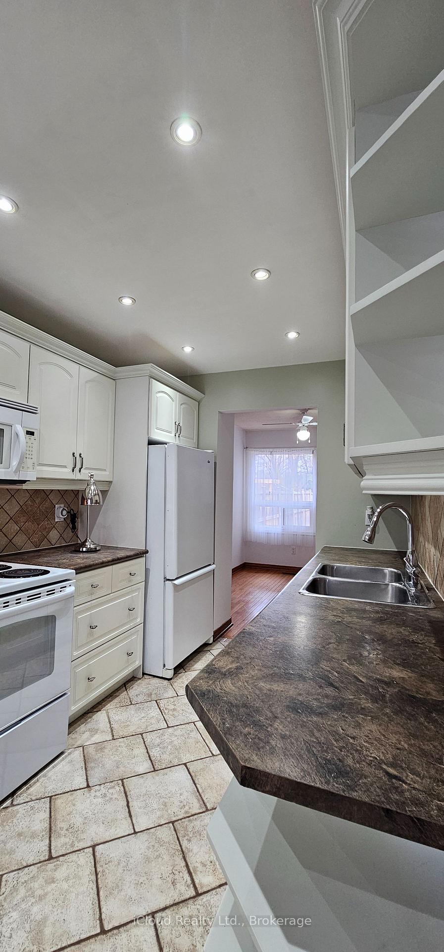 Photo 15 of 12 Simmons Boulevard, Brampton, Madoc — HOMEH