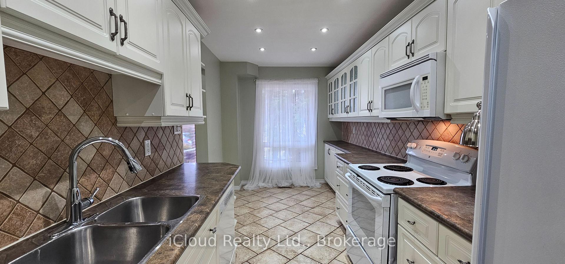Photo 10 of 12 Simmons Boulevard, Brampton, Madoc — HOMEH