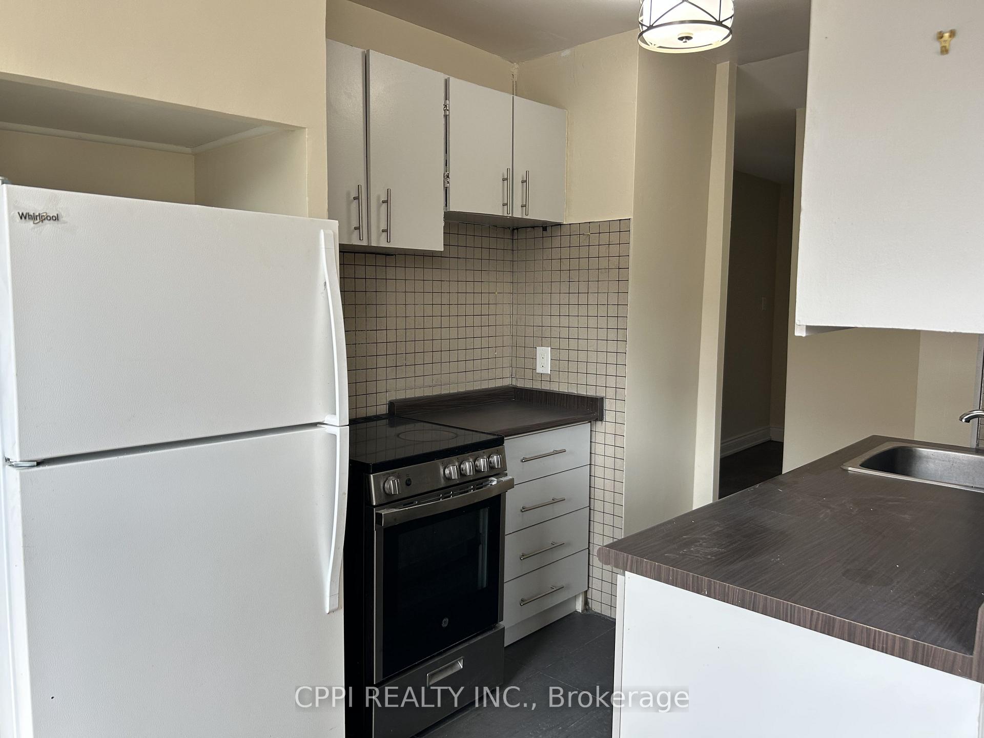 Photo 5 of Unit 202, 3 Hill Heights Road, Etobicoke, Stonegate-Queensway — HOMEH