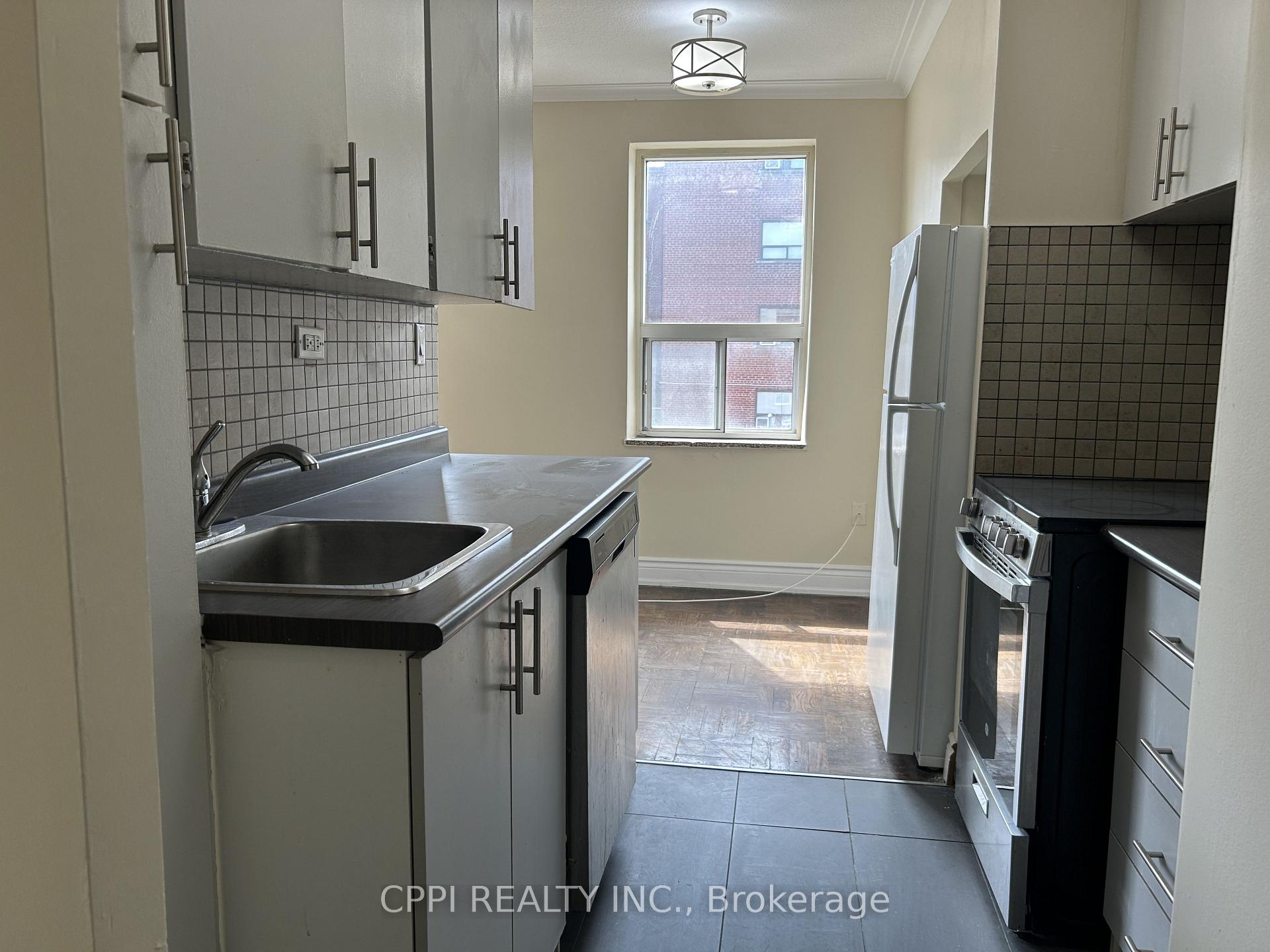 Photo 7 of Unit 202, 3 Hill Heights Road, Etobicoke, Stonegate-Queensway — HOMEH