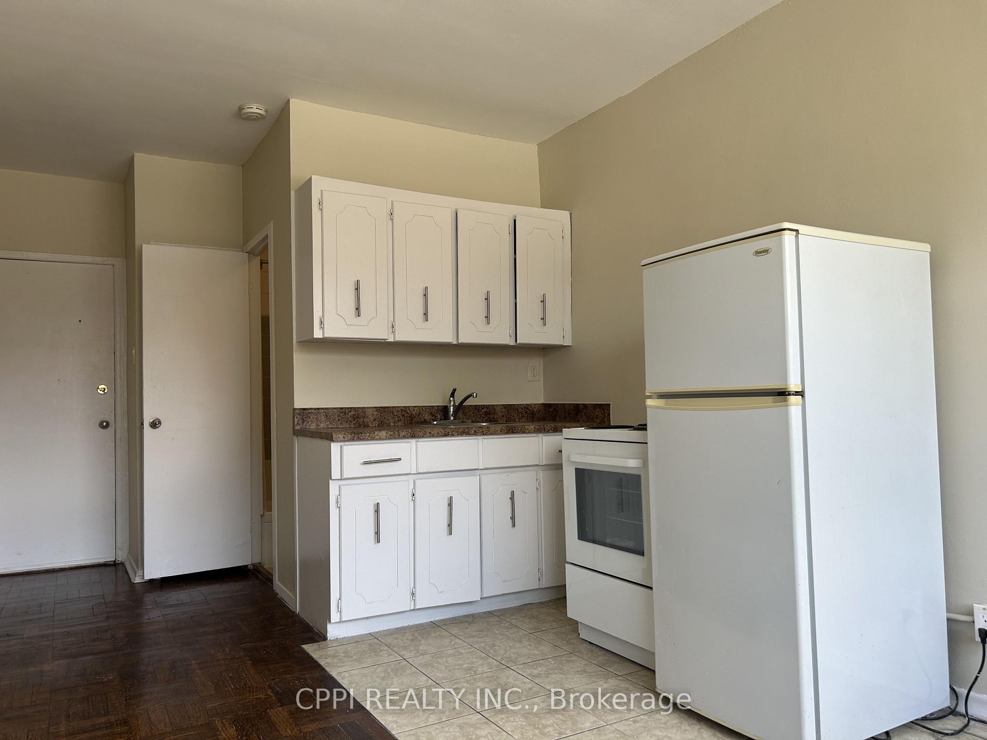 Photo 3 of Unit 210, 6 Hill Heights Road, Etobicoke, Stonegate-Queensway — HOMEH