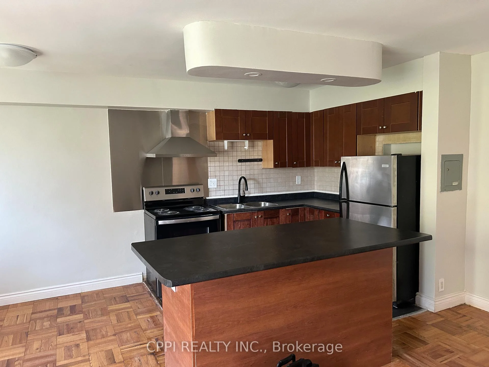 Photo 2 of Unit 210, 6 Hill Heights Road, Etobicoke, Stonegate-Queensway — HOMEH