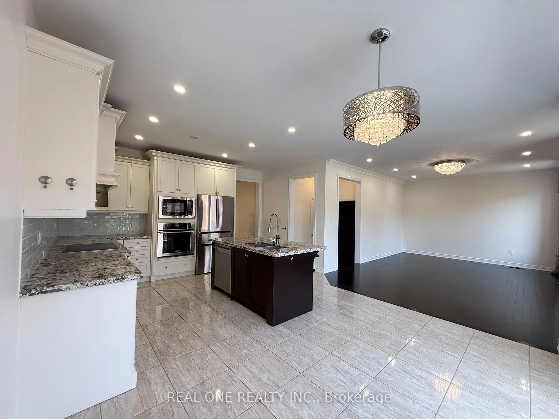 Photo 4 of 57 Busch Avenue, Markham, Berczy — HOMEH