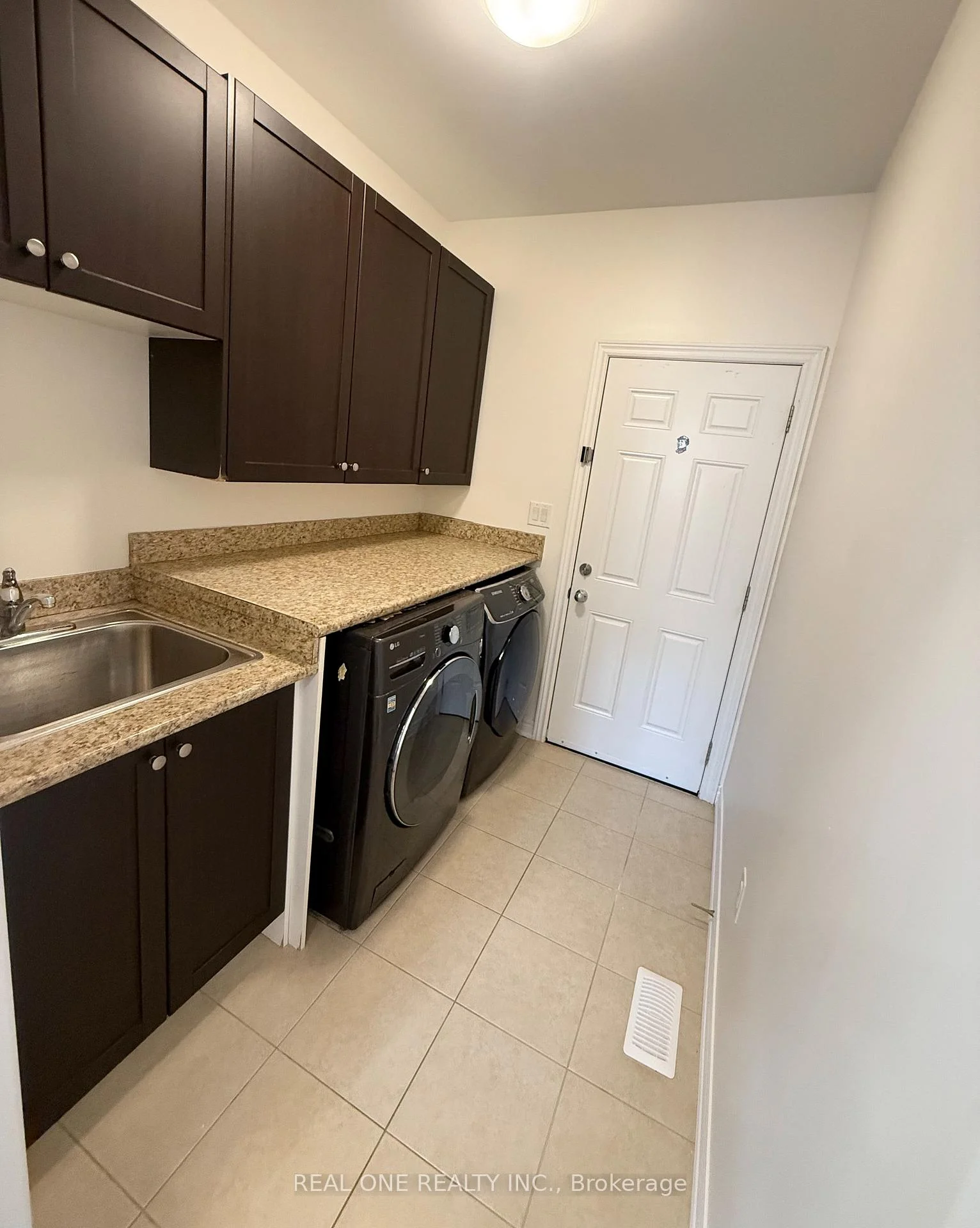 Photo 28 of 57 Busch Avenue, Markham, Berczy — HOMEH