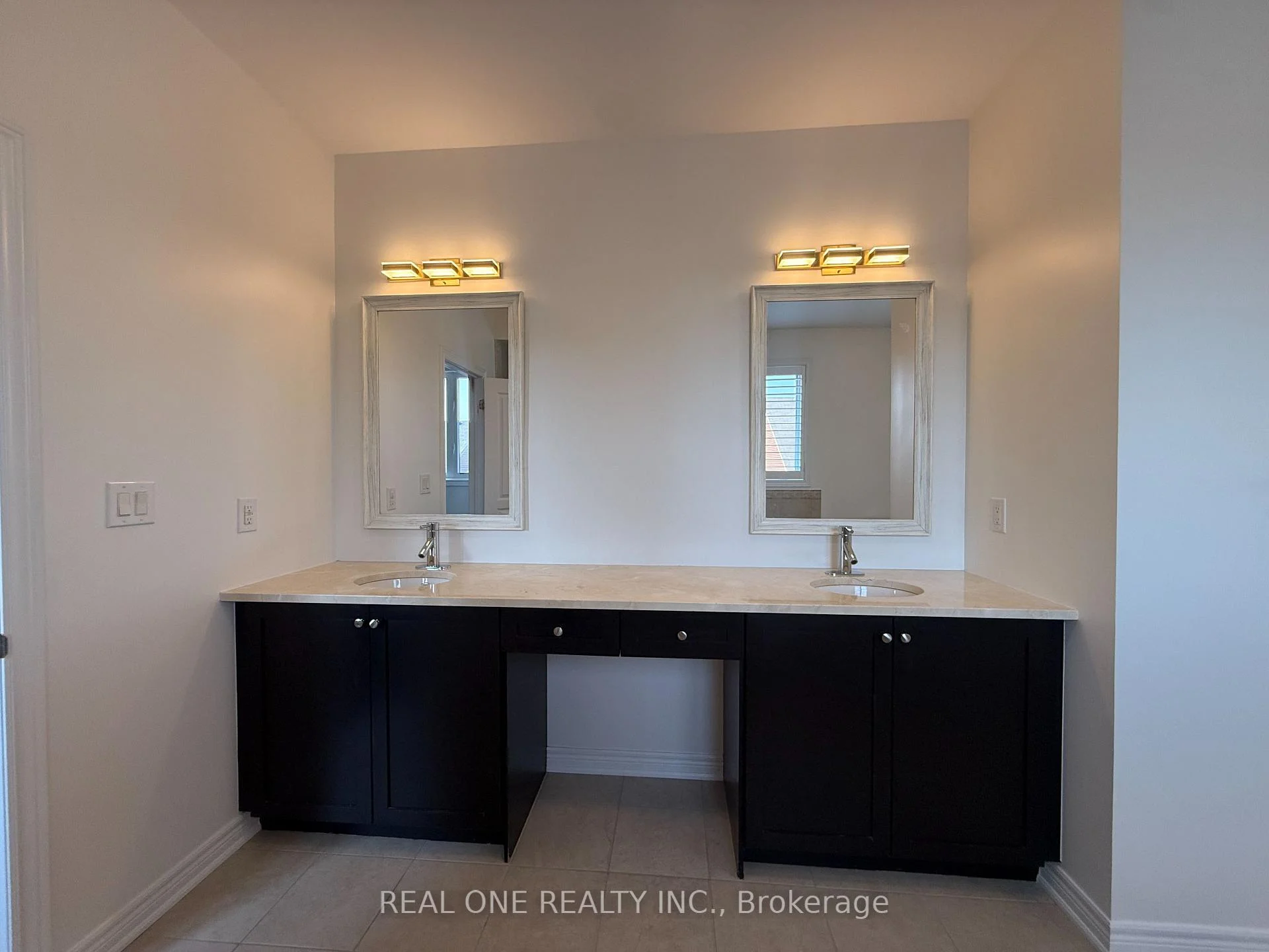 Photo 37 of 57 Busch Avenue, Markham, Berczy — HOMEH