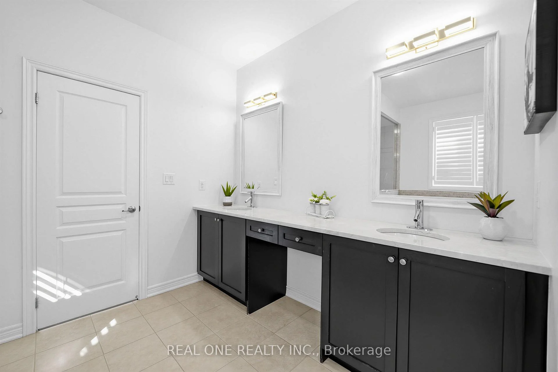 Photo 56 of 57 Busch Avenue, Markham, Berczy — HOMEH