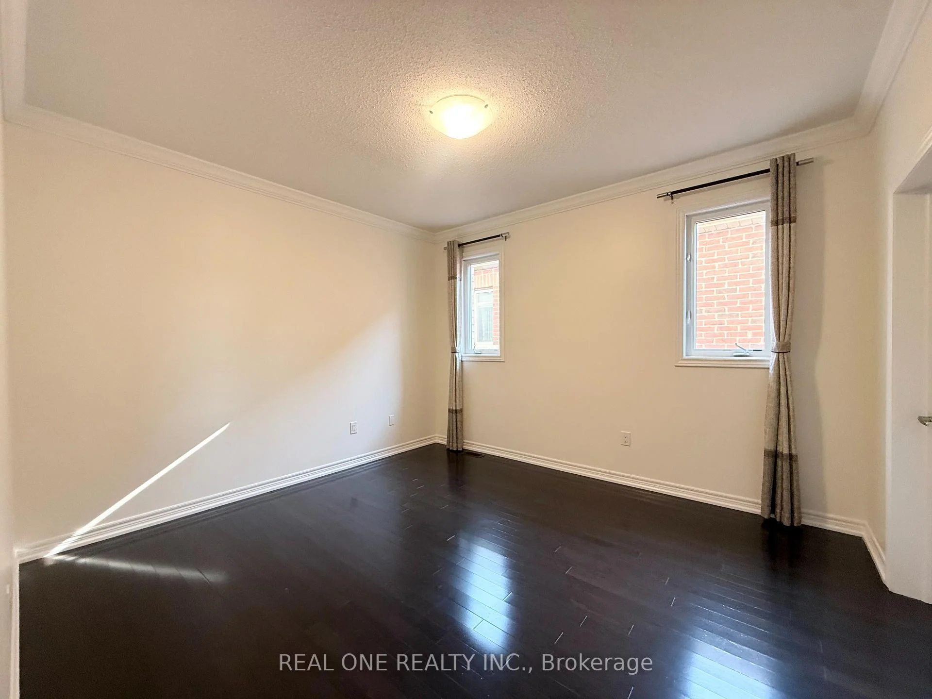 Photo 58 of 57 Busch Avenue, Markham, Berczy — HOMEH