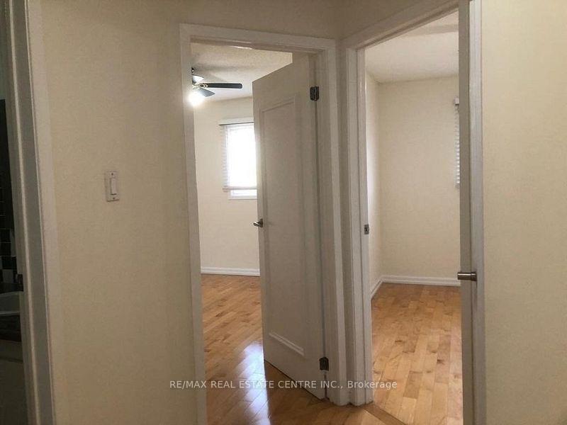 Photo 3 of 1538 Cuthbert Avenue, Mississauga, East Credit — HOMEH