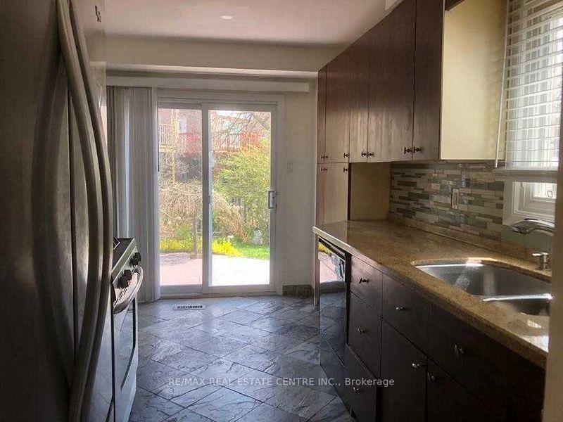 Photo 4 of 1538 Cuthbert Avenue, Mississauga, East Credit — HOMEH