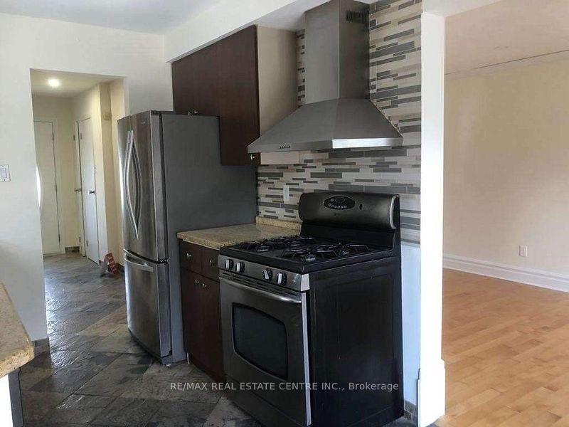 Photo 5 of 1538 Cuthbert Avenue, Mississauga, East Credit — HOMEH