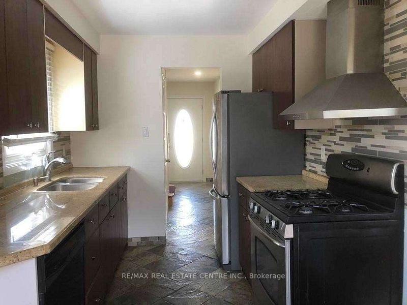 Photo 7 of 1538 Cuthbert Avenue, Mississauga, East Credit — HOMEH