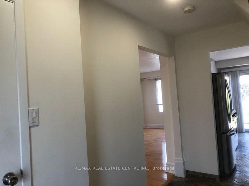 Photo 9 of 1538 Cuthbert Avenue, Mississauga, East Credit — HOMEH