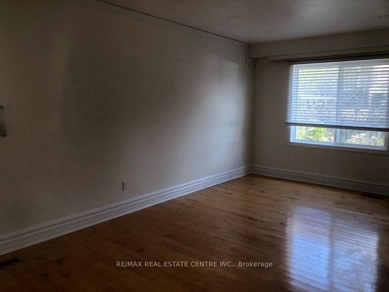 Photo 10 of 1538 Cuthbert Avenue, Mississauga, East Credit — HOMEH
