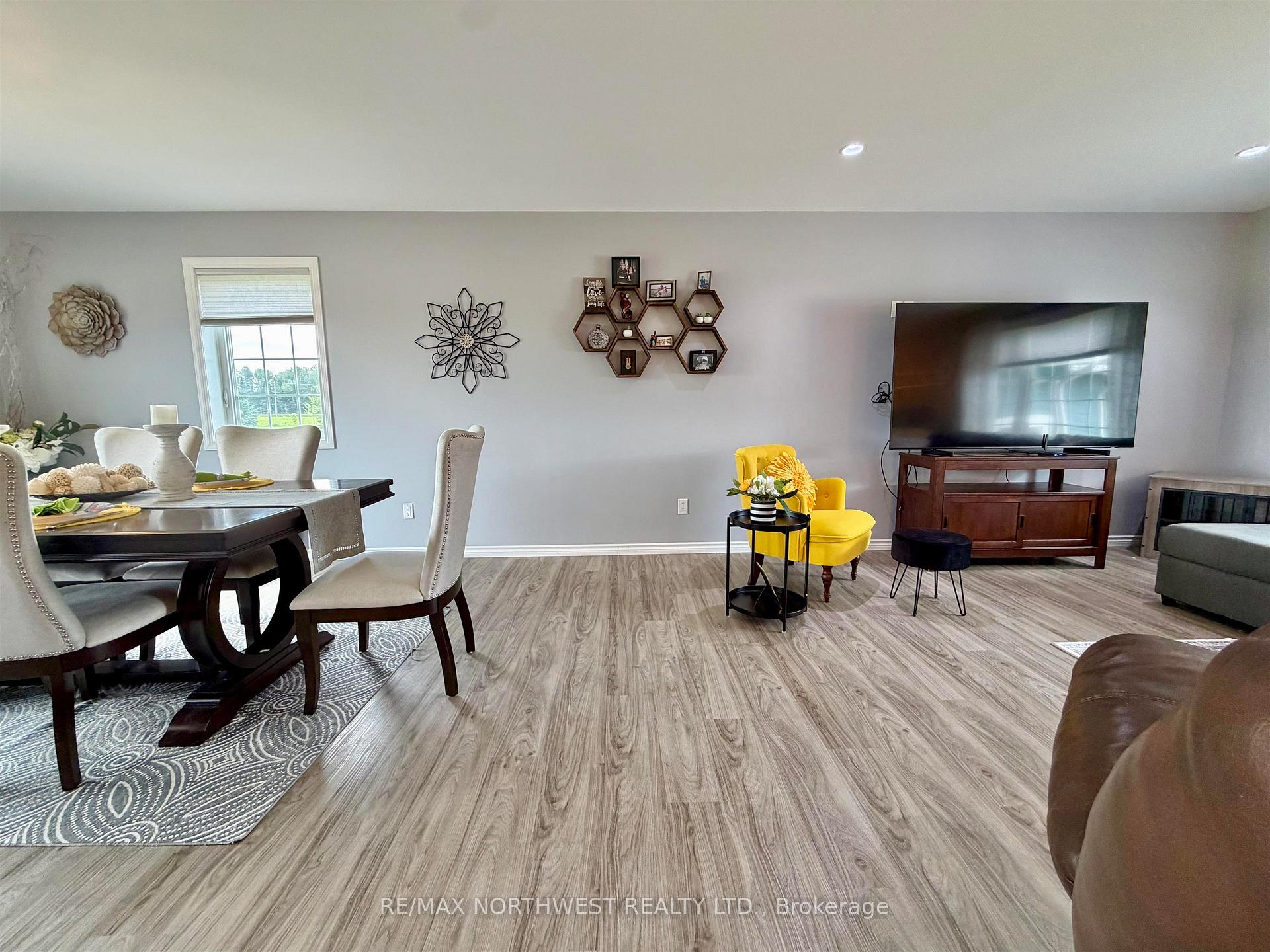 Photo 11 of 8 Spruce Drive, Emo, TB-402 — HOMEH