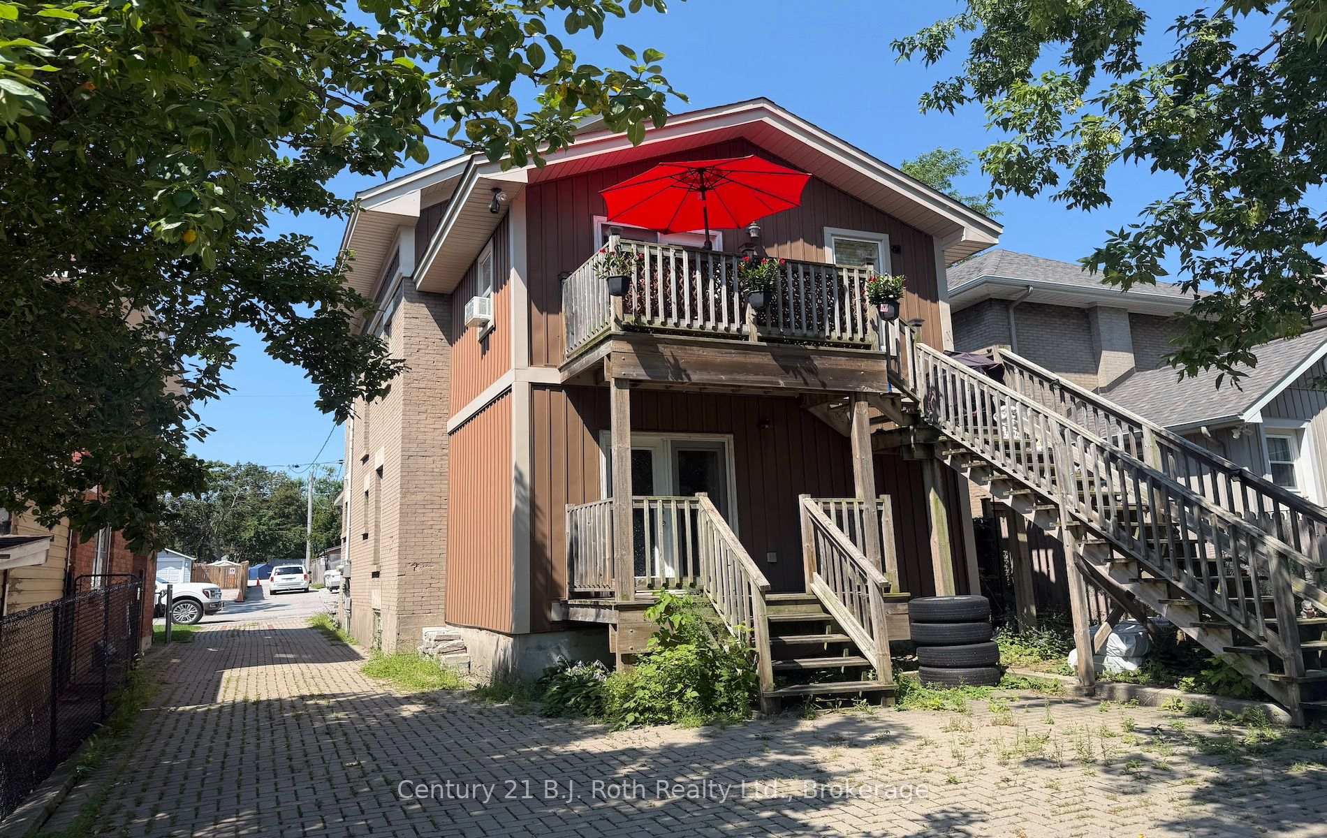 Photo 2 of 100 Cameron Street, Orillia — HOMEH