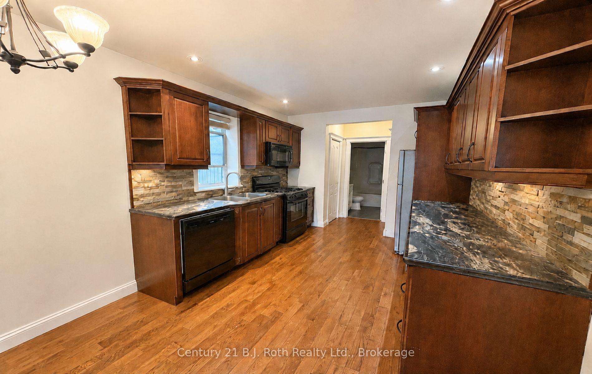 Photo 6 of 100 Cameron Street, Orillia — HOMEH