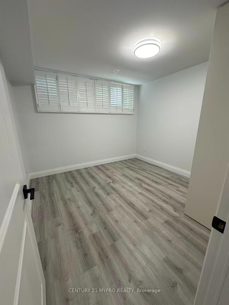 Photo 2 of Unit Lower, 5 Chant Crescent, Markham, Unionville — HOMEH