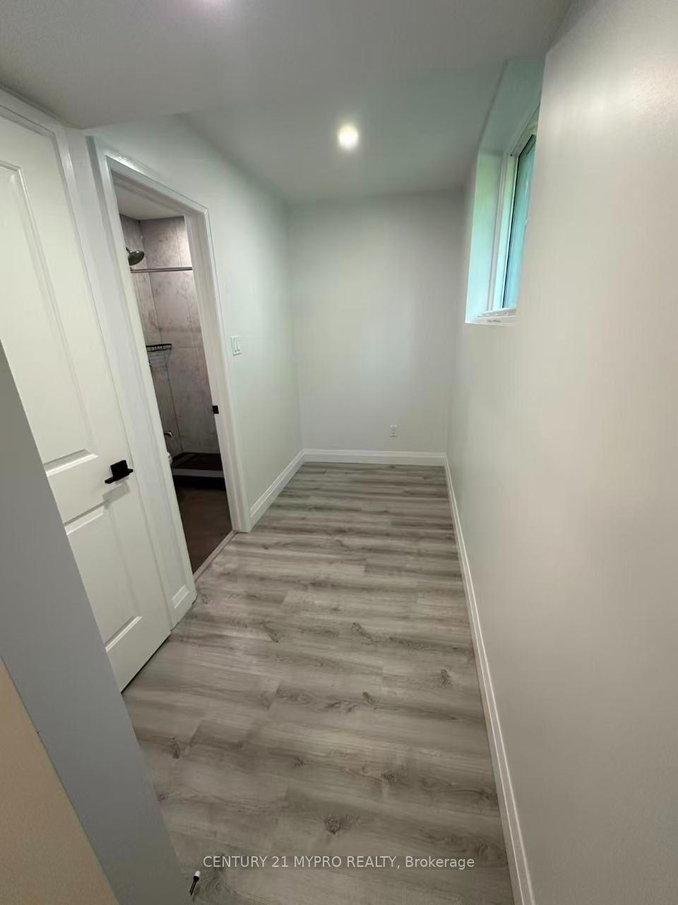 Photo 3 of Unit Lower, 5 Chant Crescent, Markham, Unionville — HOMEH