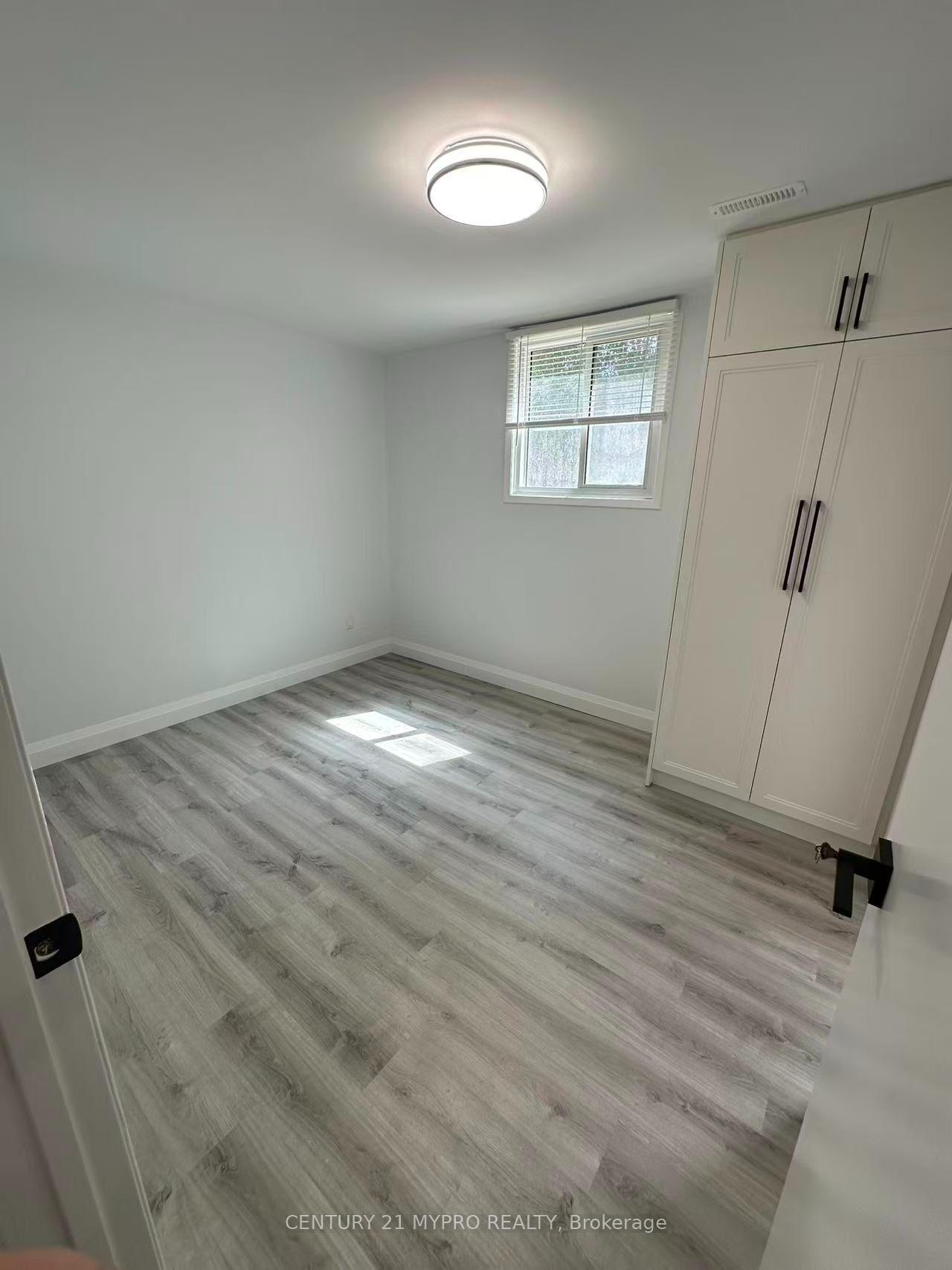 Photo 5 of Unit Lower, 5 Chant Crescent, Markham, Unionville — HOMEH