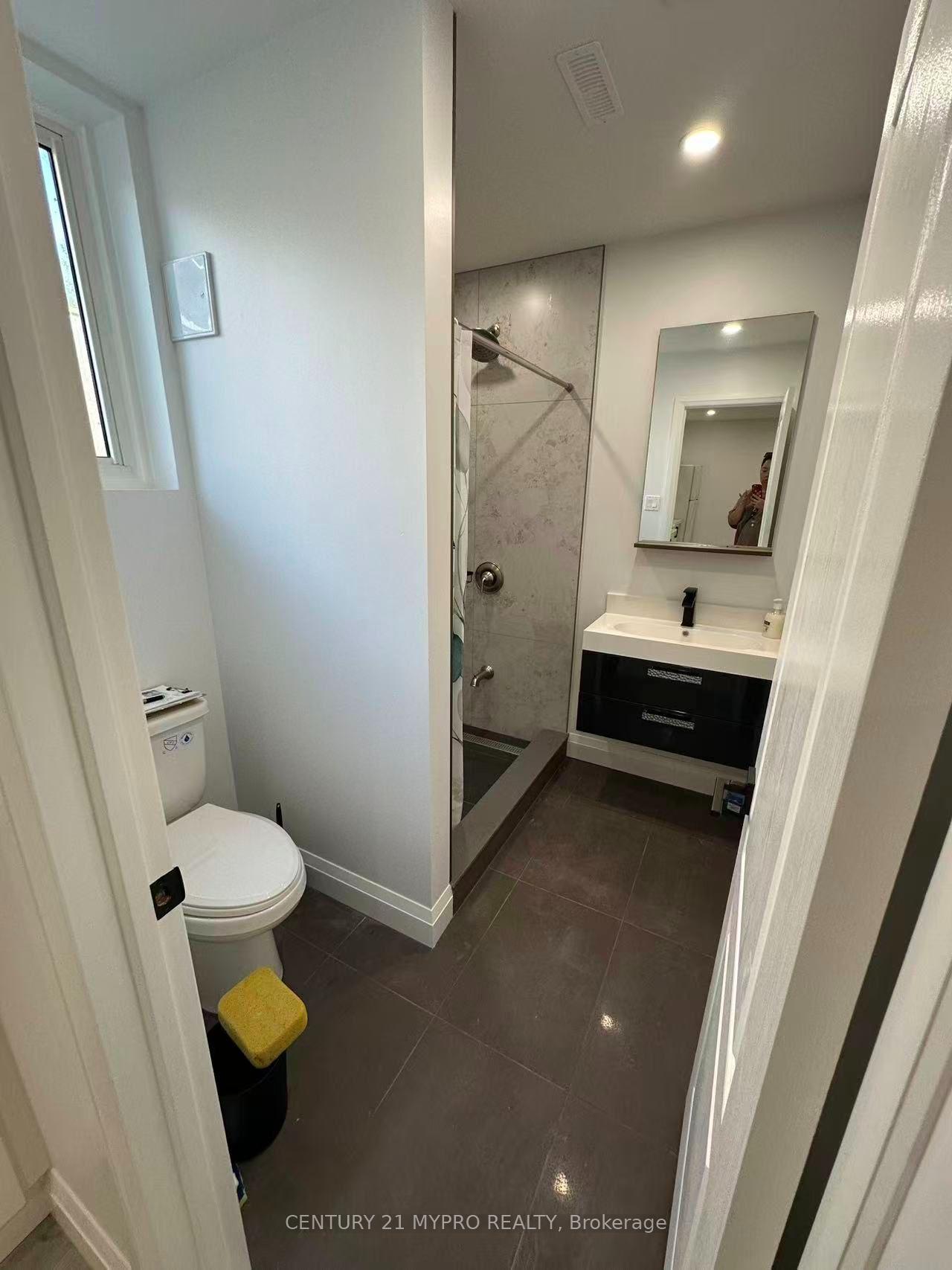 Photo 8 of Unit Lower, 5 Chant Crescent, Markham, Unionville — HOMEH