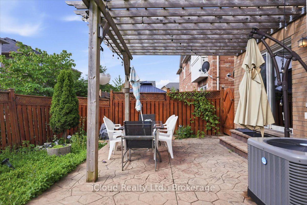 Photo 5 of 270 Whetham Heights, Milton, Harrison — HOMEH
