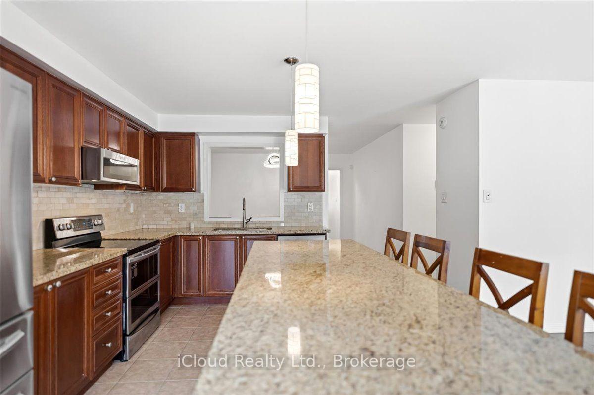 Photo 21 of 270 Whetham Heights, Milton, Harrison — HOMEH