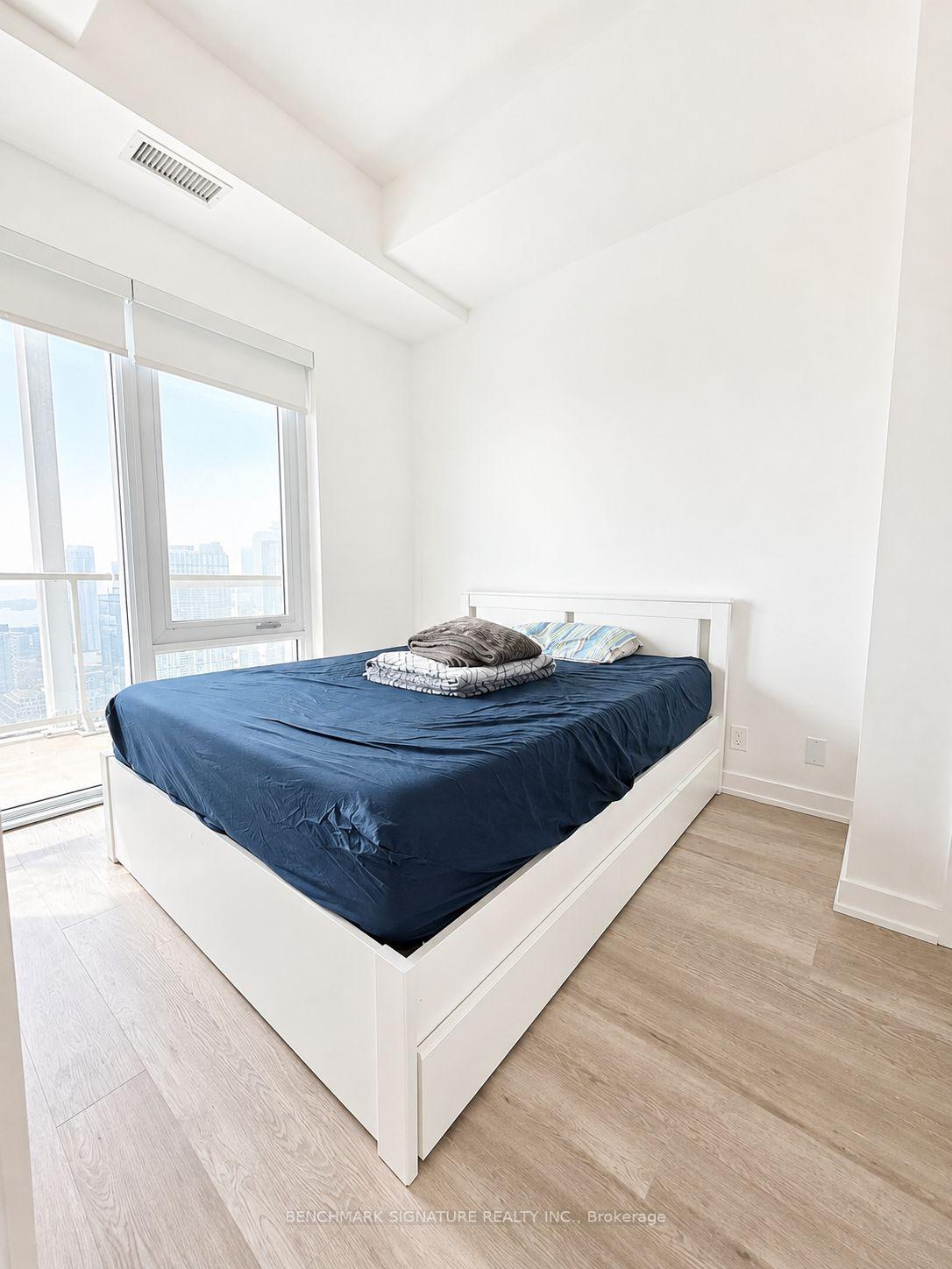 Photo 5 of Unit 5209, 88 Queen Street E, Toronto, Church-Yonge Corridor — HOMEH
