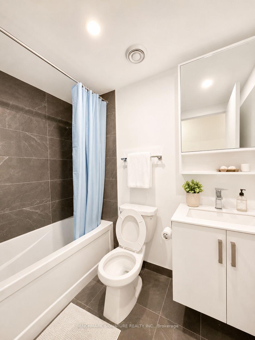 Photo 6 of Unit 5209, 88 Queen Street E, Toronto, Church-Yonge Corridor — HOMEH