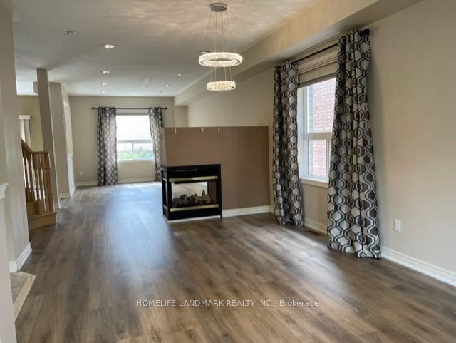 Photo 3 of 46 Stoneheath Crescent, Markham, Cachet — HOMEH