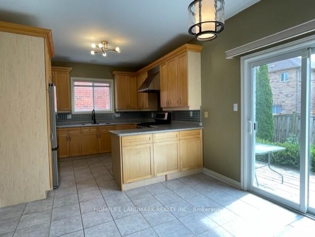 Photo 7 of 46 Stoneheath Crescent, Markham, Cachet — HOMEH