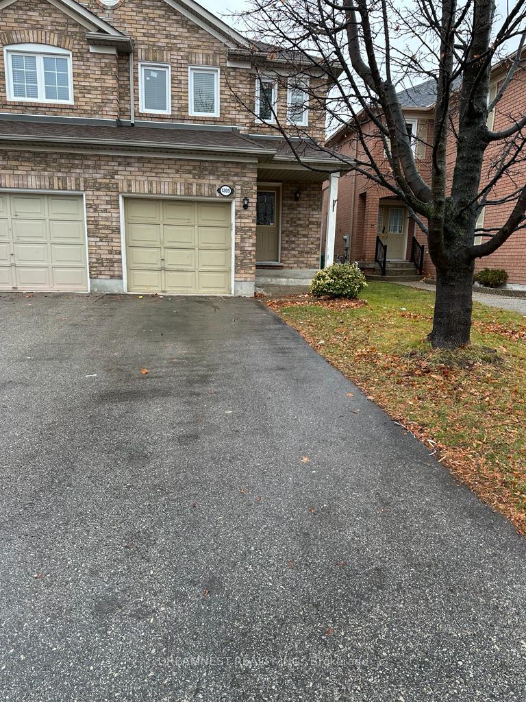 Photo 2 of 1209 Quest Circle, Mississauga, Meadowvale Village — HOMEH