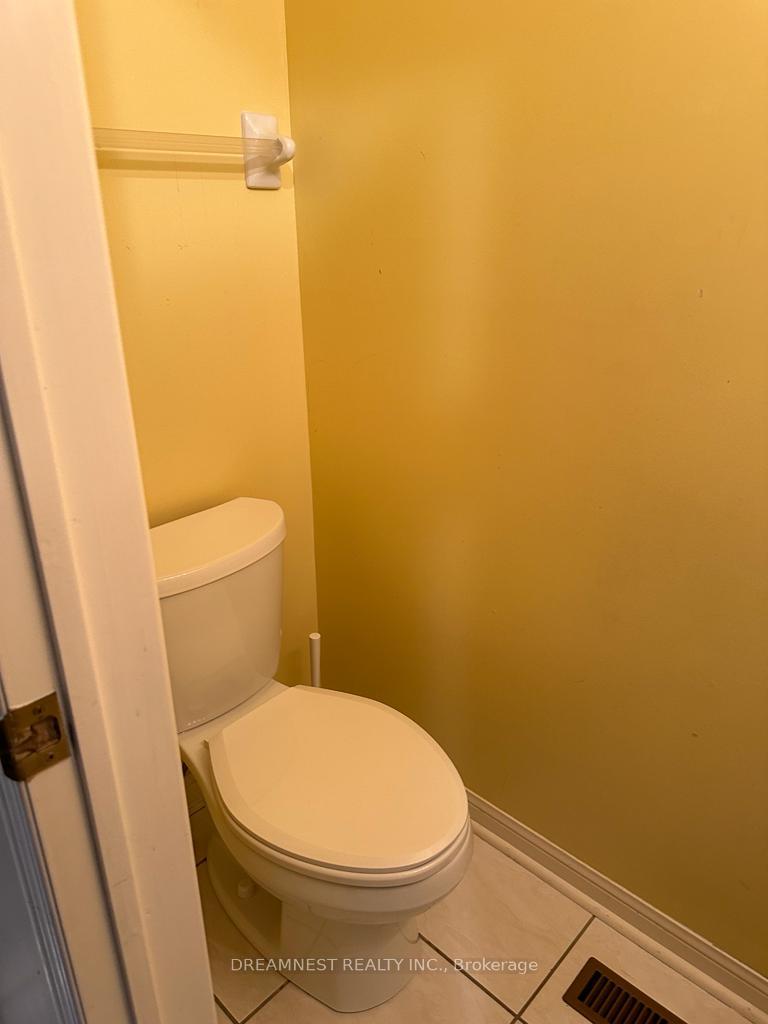 Photo 7 of 1209 Quest Circle, Mississauga, Meadowvale Village — HOMEH