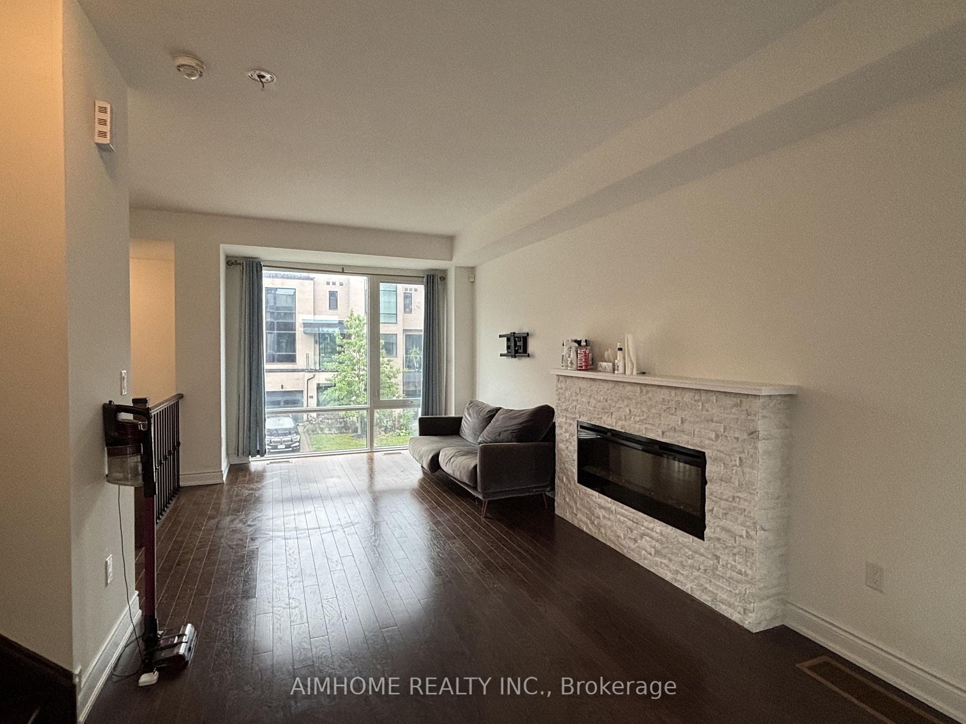Photo 5 of 58 Pony Farm Drive, Etobicoke, Willowridge-Martingrove-Richview — HOMEH