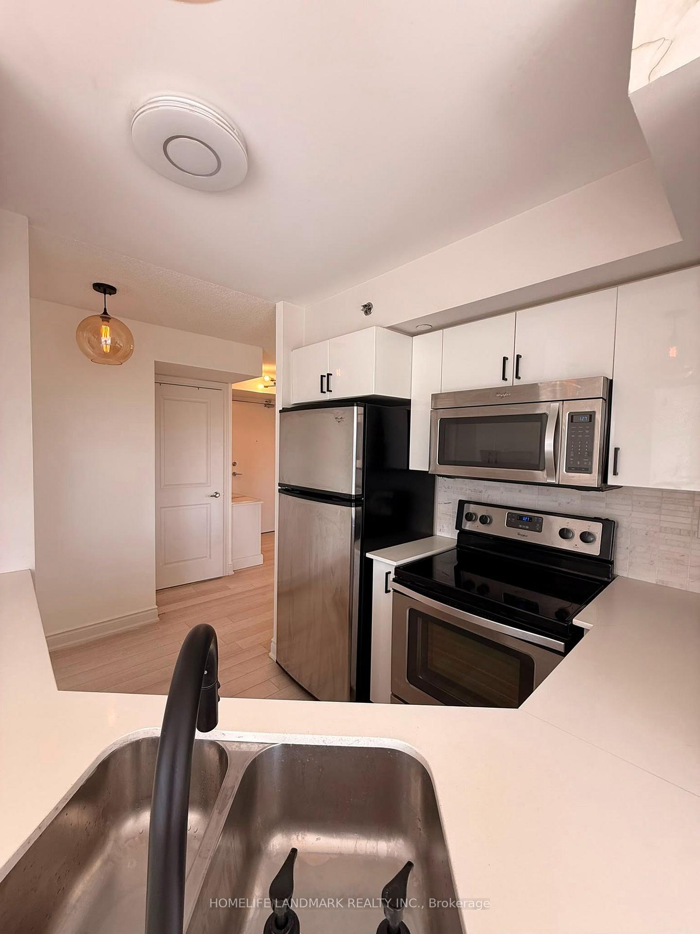 Photo 9 of Unit 413, 760 Sheppard Avenue W, North York, Bathurst Manor — HOMEH