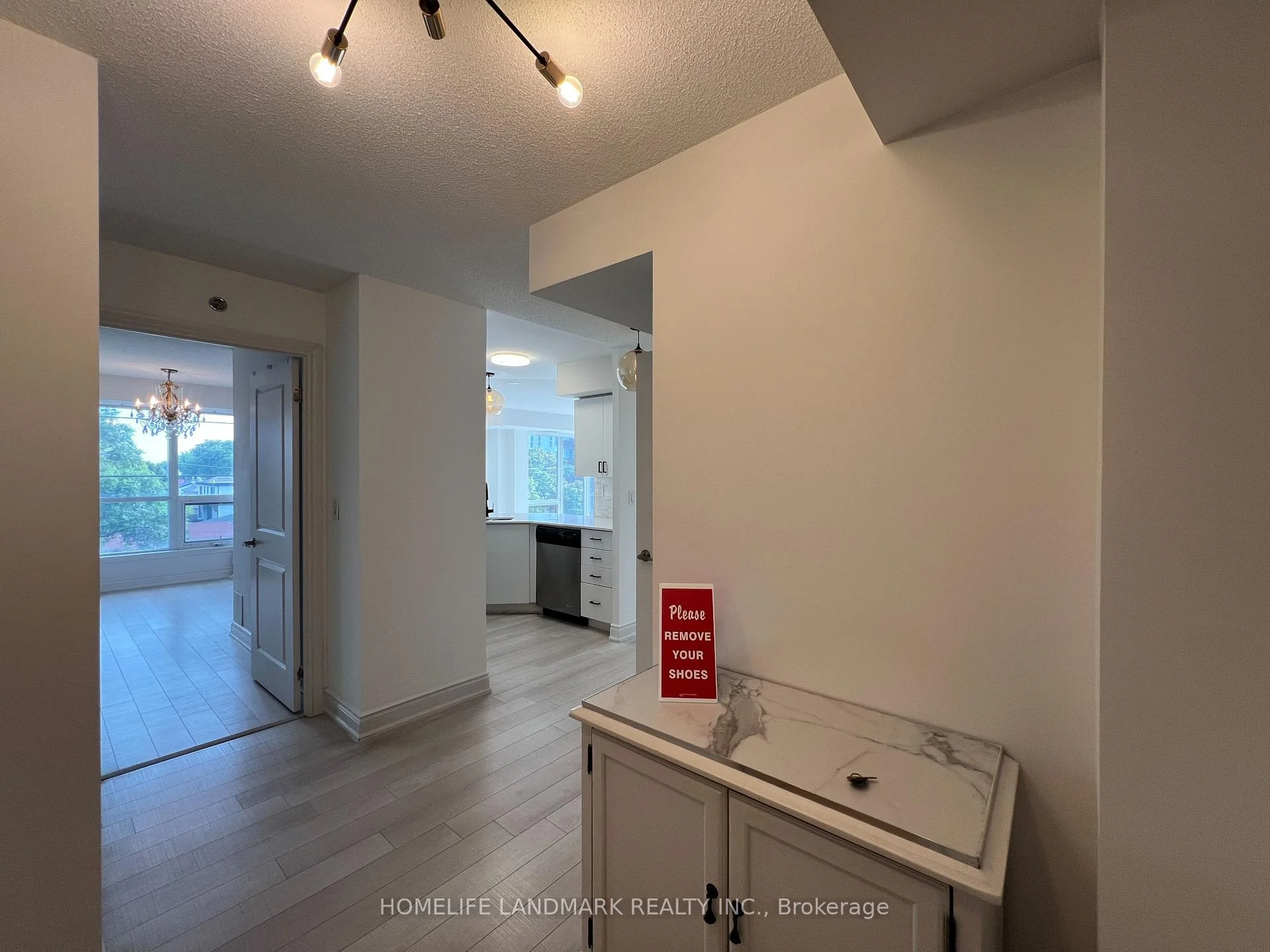 Photo 4 of Unit 413, 760 Sheppard Avenue W, North York, Bathurst Manor — HOMEH