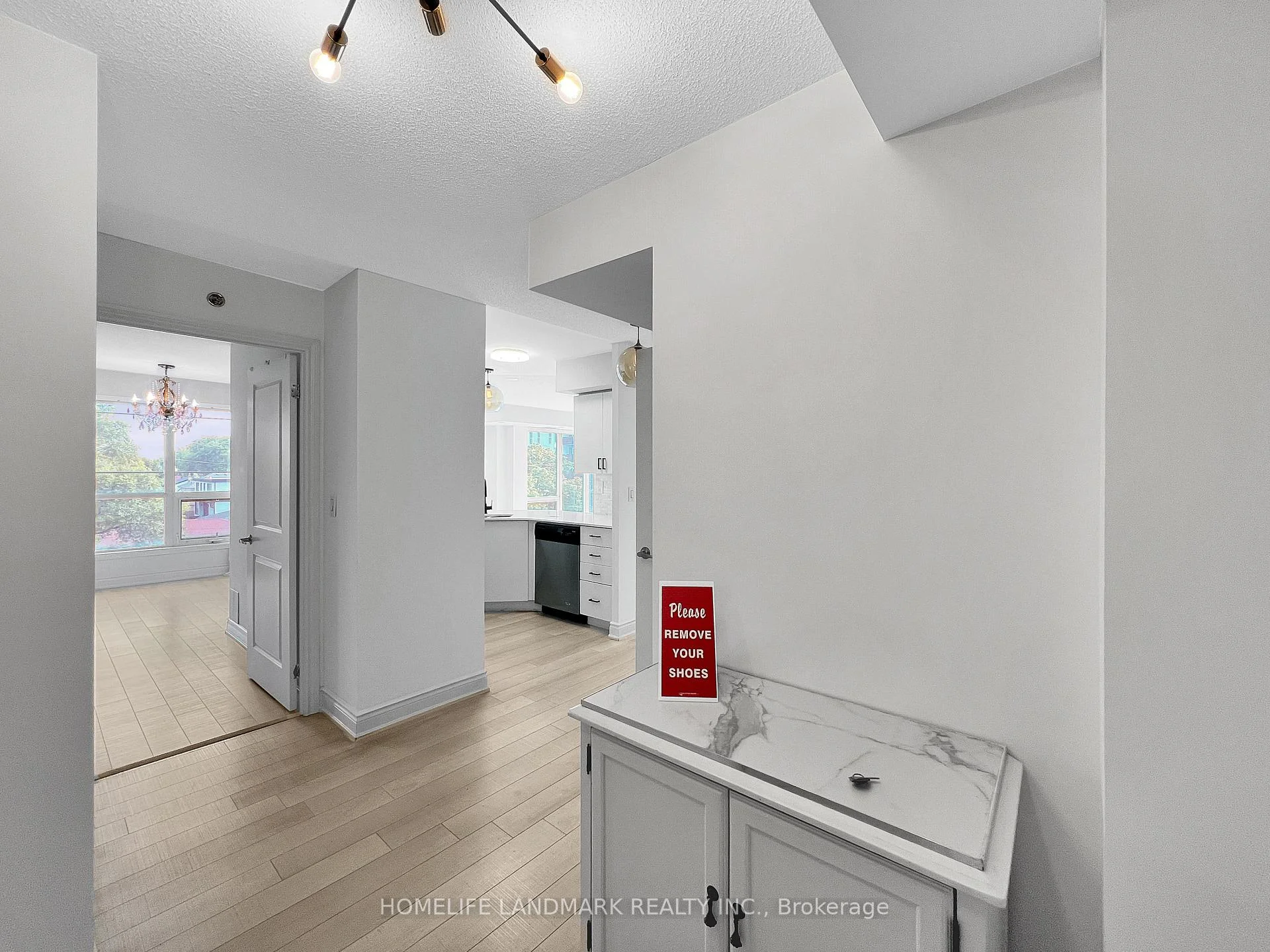 Photo 8 of Unit 413, 760 Sheppard Avenue W, North York, Bathurst Manor — HOMEH