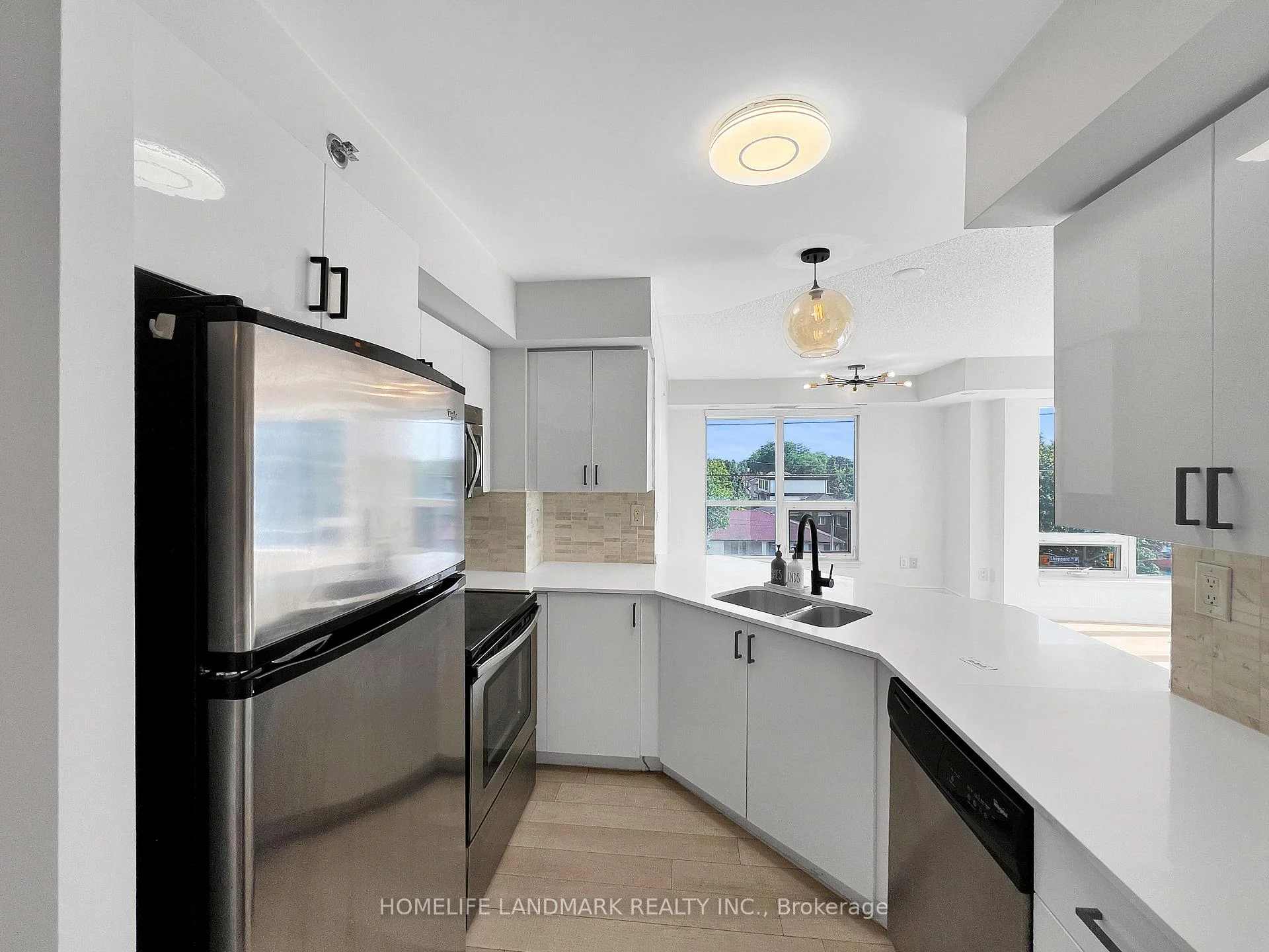 Photo 14 of Unit 413, 760 Sheppard Avenue W, North York, Bathurst Manor — HOMEH