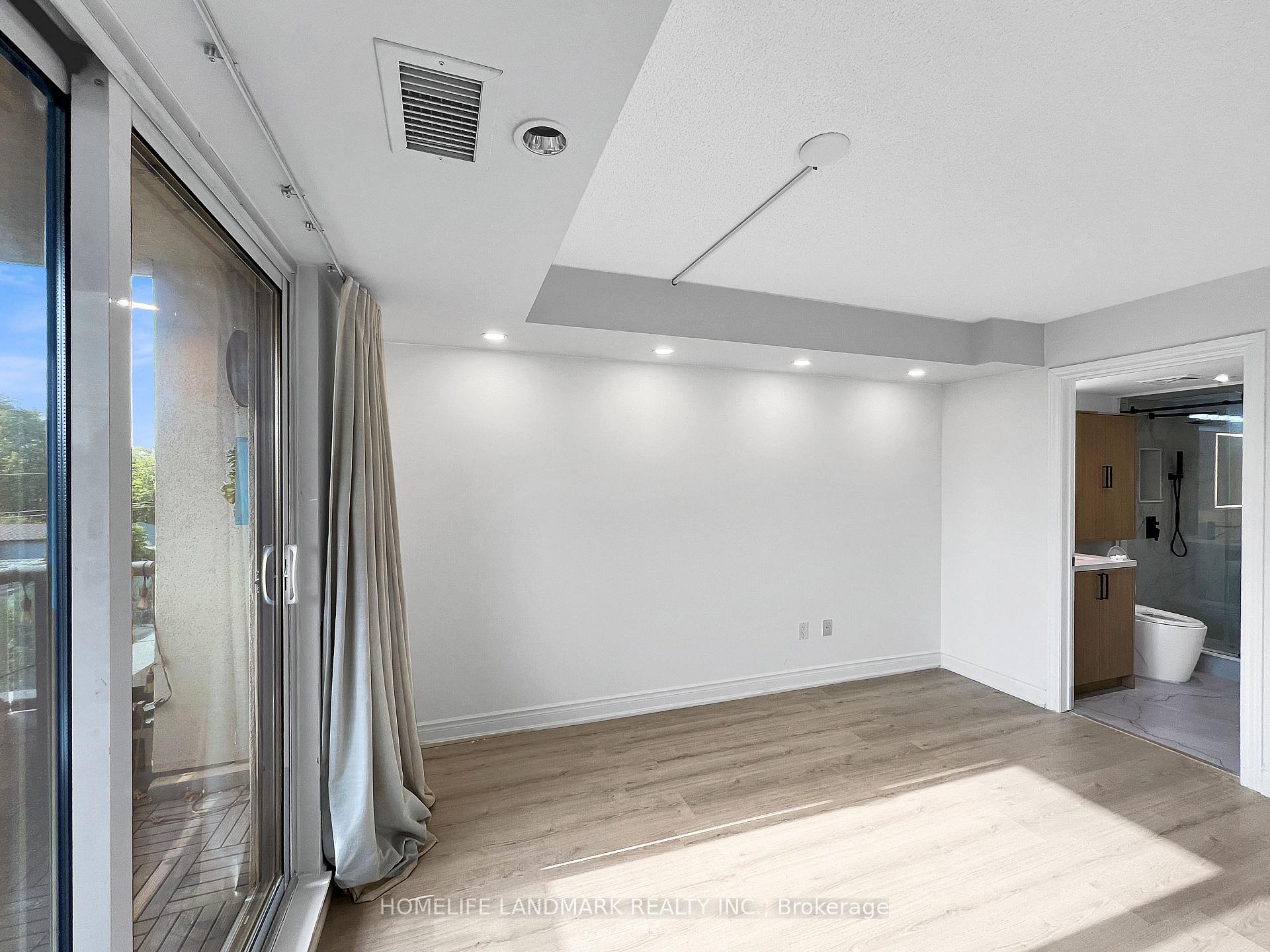 Photo 18 of Unit 413, 760 Sheppard Avenue W, North York, Bathurst Manor — HOMEH