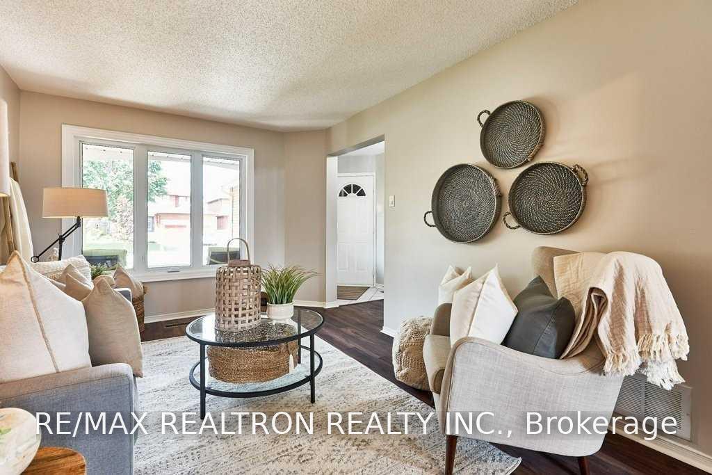 Photo 5 of 23 Keeble Crescent, Ajax, Central — HOMEH