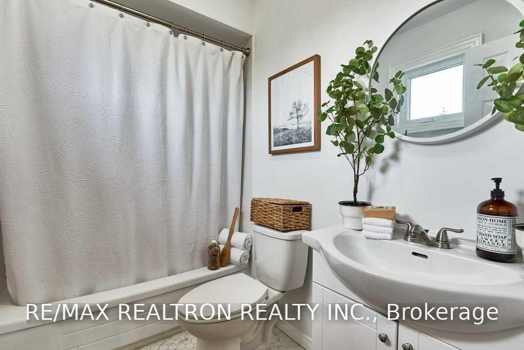 Photo 19 of 23 Keeble Crescent, Ajax, Central — HOMEH