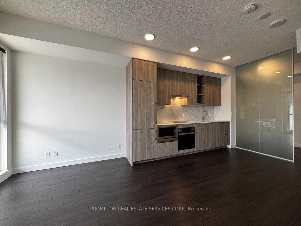 Photo 2 of Unit 307, 27 Mcmahon Drive, North York, Bayview Village — HOMEH