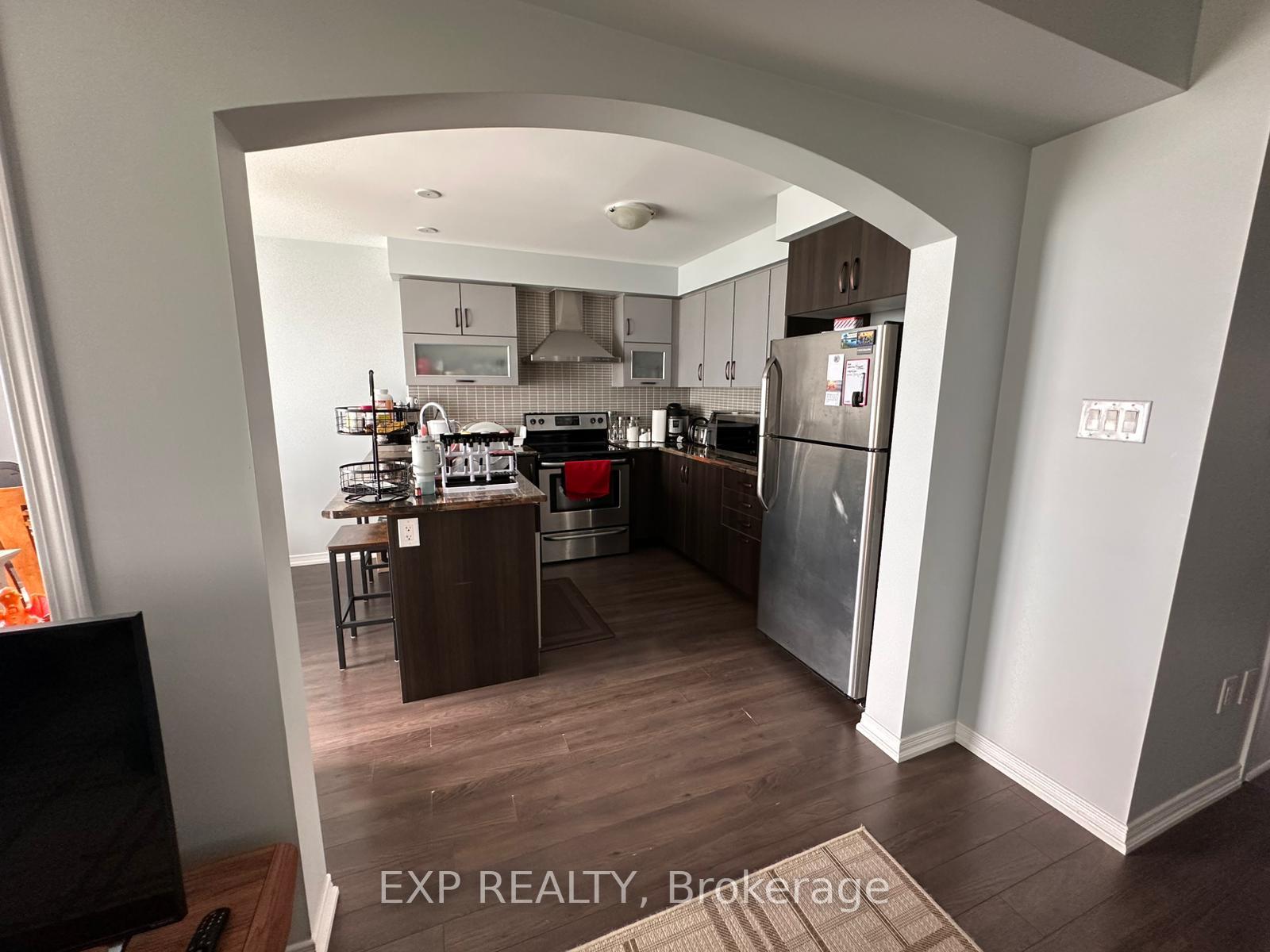 Photo 5 of 8660 Dogwood Crescent, Niagara Falls, Brown — HOMEH