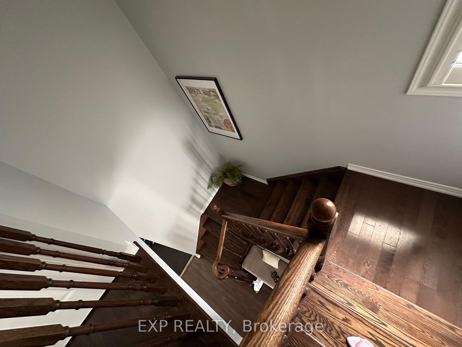 Photo 11 of 8660 Dogwood Crescent, Niagara Falls, Brown — HOMEH