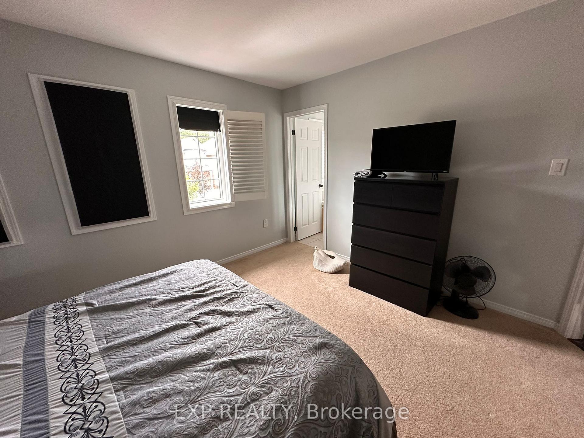 Photo 15 of 8660 Dogwood Crescent, Niagara Falls, Brown — HOMEH